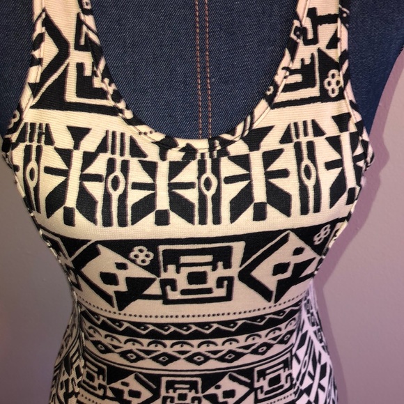 NWOT Tribal Print Razor Back Form Fitting Dress - Picture 5 of 7